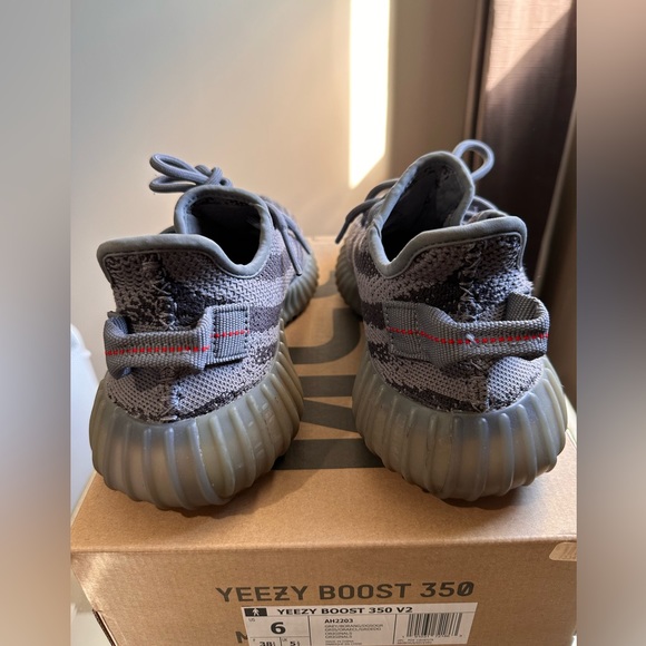 YEEZY BOOST 350 V2 SIZE 6 - Picture 5 of 9